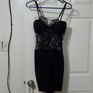 Lace middle dress
